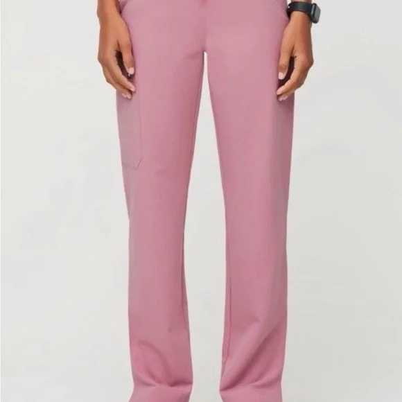 Figs Chalk Pink Kade Cargo Scrub Pants LIMITED EDITION - Picture 2 of 6